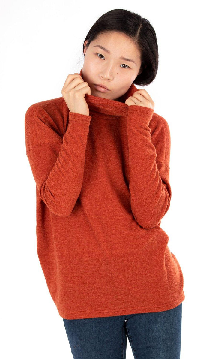 Jalie 3896 - ÉMILIE - Square Roll-Neck Top (size R)